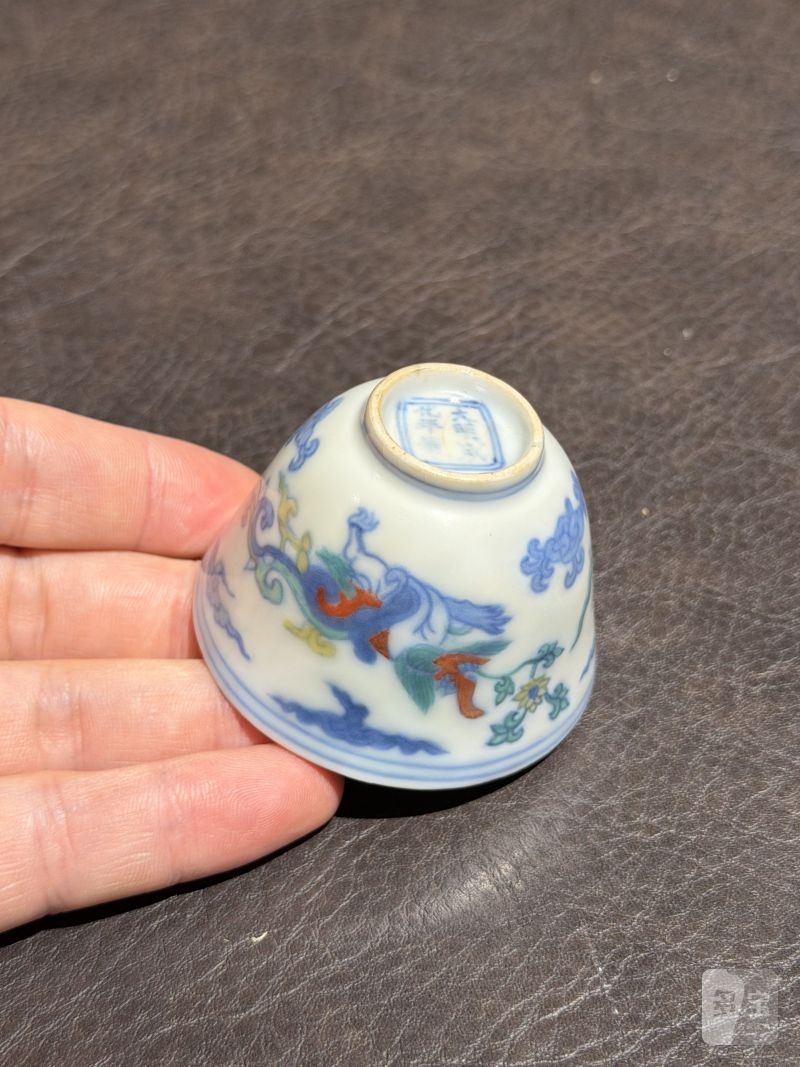明成化 斗彩螭龙纹杯 - 图12